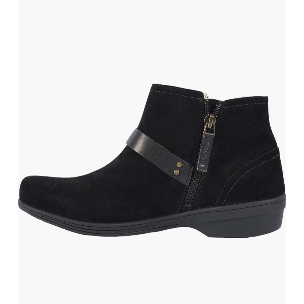 NEW!! - Women’s Revitalign Malibu Black Suede Leather Boot Size 9.5B - Picture 2 of 5